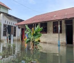 Hujan deras membuat rumah warga di Pekanbaru terendam (foto/int)
